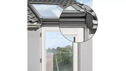 VELUX EFY 3012 - Tetőtériablak és homlokzati nyilászáró összekötő elem, átlátszó lakkal