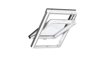 VELUX GLU 0061B - Billenő fa tetőtéri ablak, fehér PU bevonattal, alsó kilinccsel